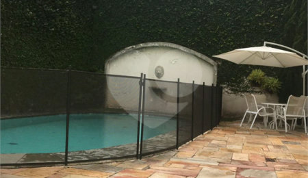 Casa à venda com 4 suítes em Jardim Leonor, São Paulo, SP