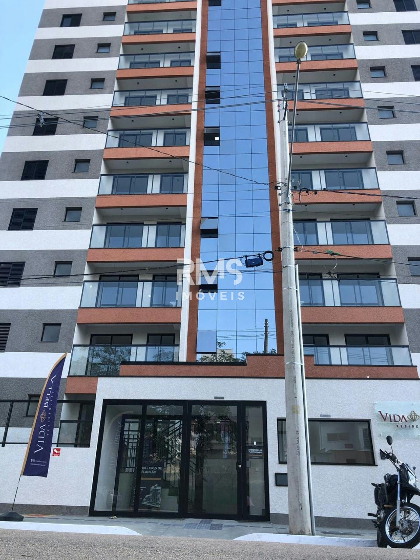 Apartamento à venda ou para alugar com 2 quartos, sendo 1 suíte,  em Itu Novo Centro, Itu, SP