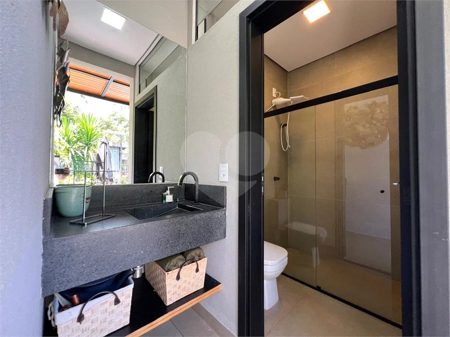 Casa dos Sonhos em Condomínio São Francisco, 3 Suítes, Piscina com Spa e Energia Fotovoltaica