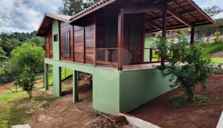 Casa à venda com 2 quartos, sendo 1 suíte,  no condomínio Chácara Pedra Grande, Atibaia - SP