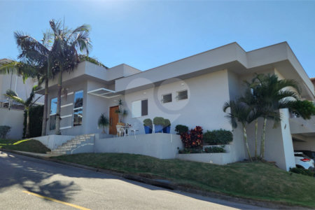 Casa à venda com 3 suítes no condomínio Itatiba Country Club, Itatiba - SP