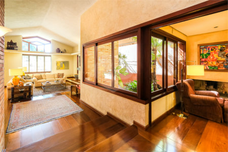 Casa à venda com 4 quartos, sendo 2 suítes, em Jardim Cordeiro, São Paulo, SP