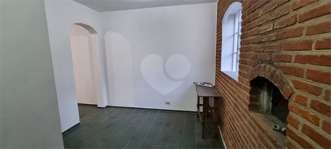 Casa à venda com 3 quartos, sendo 1 suíte,  em Jardim Rosa Maria, São Paulo, SP