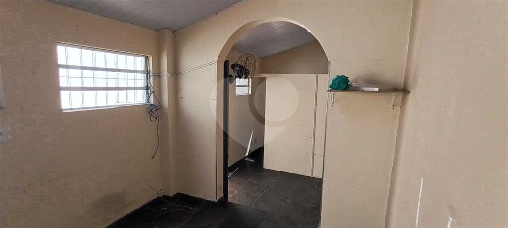 Oportunidade imperdível. Excelente opção de Investimento em Sobrado Comercial a Venda na Lapa. Único na Região.