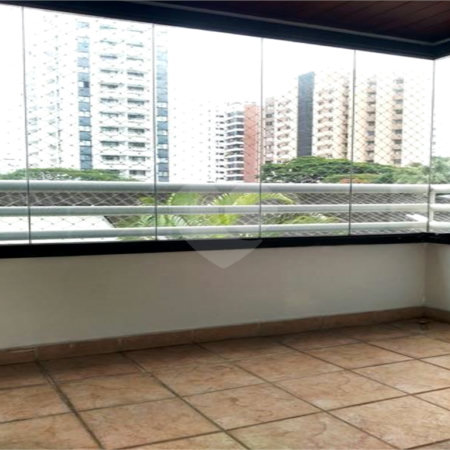 Apartamento à venda com 2 quartos, sendo 1 suíte, em Moema, São Paulo, SP