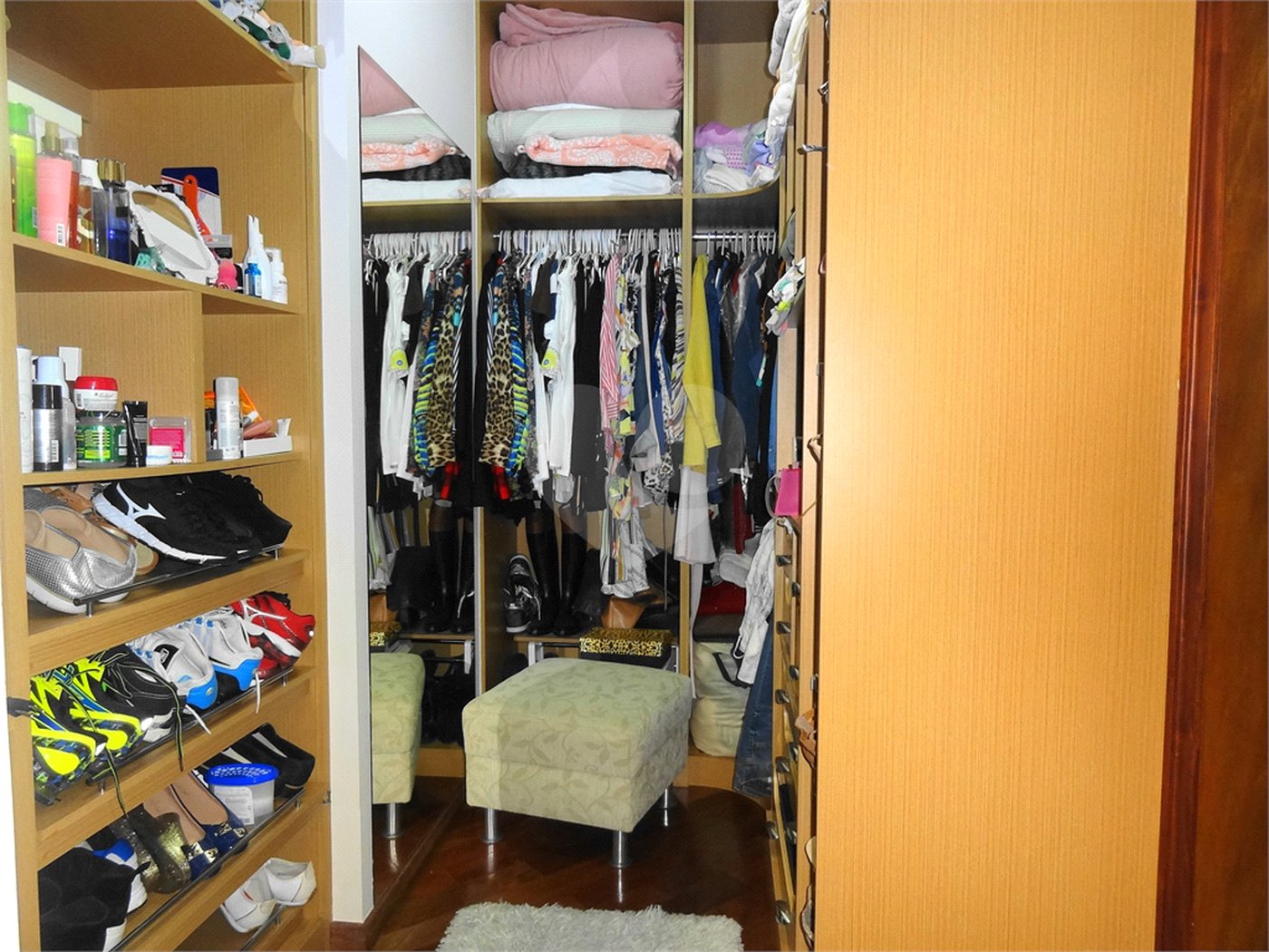 Sobrado à venda com 4 quartos, sendo 2 suítes, em Horto, São Paulo, SP