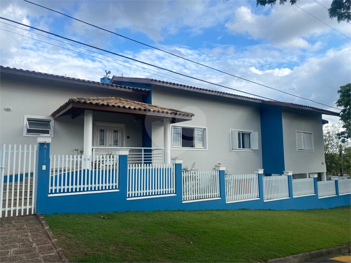 Casa à venda com 5 quartos, sendo 3 suítes, no condomínio Zuleika Jabour, Salto - SP