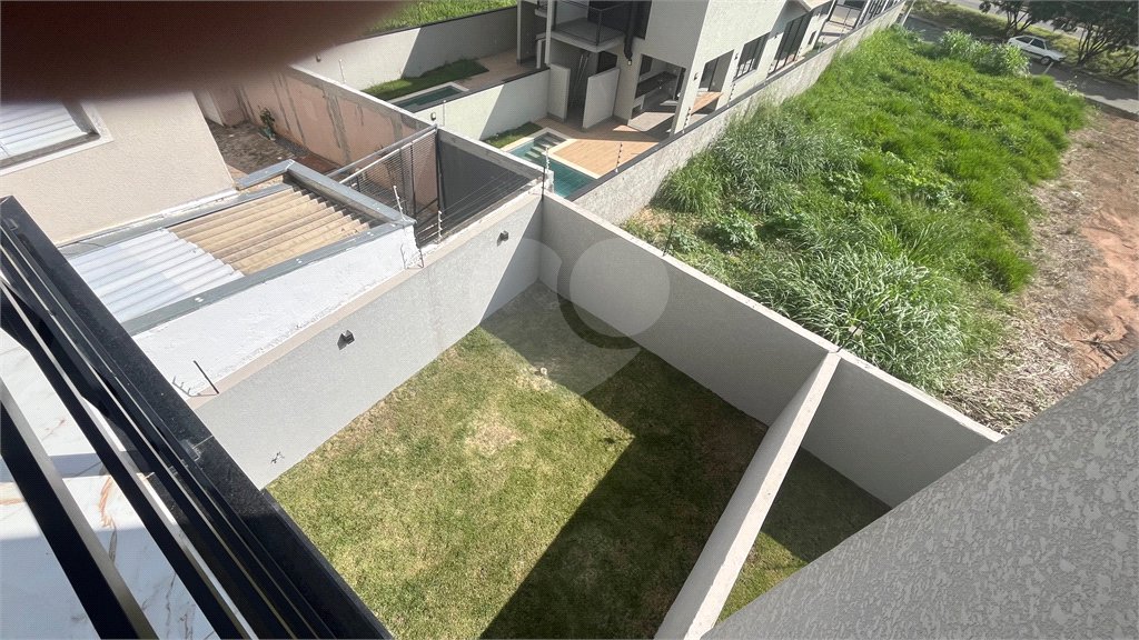Sobrado à venda ou para alugar com 3 suítes em Jardim do Lago, Atibaia, SP