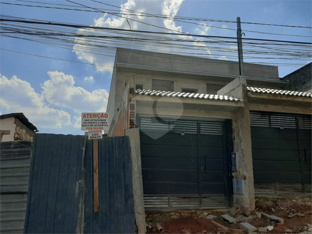 Sobrado à venda com 3 quartos, sendo 1 suíte,  em Tremembé, São Paulo, SP