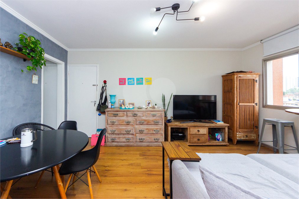 Apartamento à venda com 3 quartos, sendo 1 suíte, em Mirandópolis, São Paulo, SP