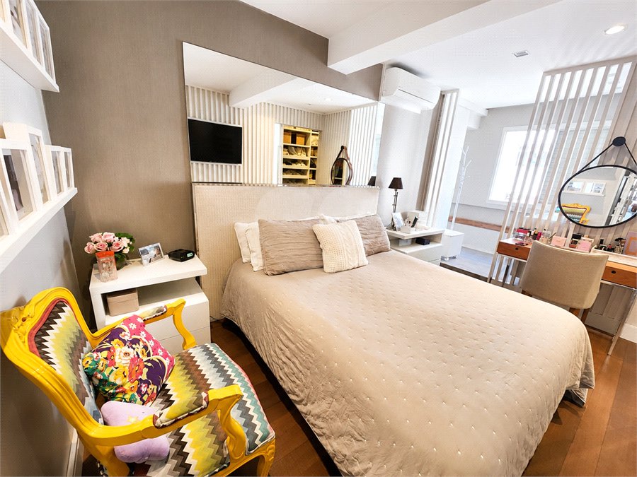 Apartamento à venda com 4 quartos, sendo 3 suítes, em Santa Cecília, São Paulo, SP