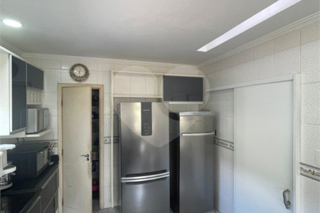 Casa à venda com 5 quartos, sendo 1 suíte, no condomínio Residencial Green Ville, Rio de Janeiro - RJ