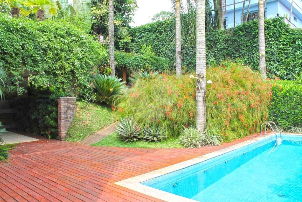 Sobrado à venda com 4 suítes em Alto da Boa Vista, São Paulo, SP