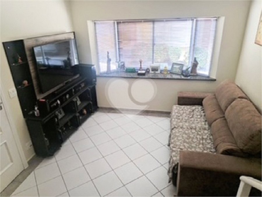 Casa à venda com 3 quartos, sendo 1 suíte, no condomínio Mariana, São Paulo - SP
