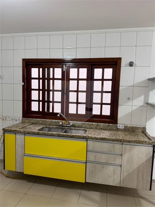 Sobrado à venda ou para alugar com 3 suítes em Vila Sônia, São Paulo, SP