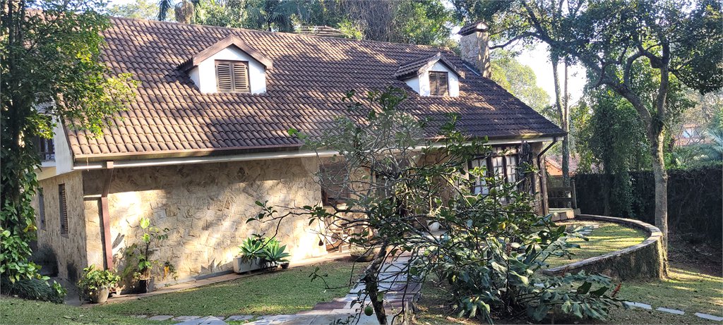 Casa à venda com 3 suítes no condomínio Jardim da Montanha I, Mairiporã - SP