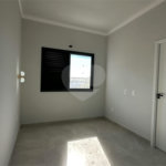Casa à venda com 2 quartos, sendo 1 suíte,  no condomínio Portal dos Sabiás, Itu - SP