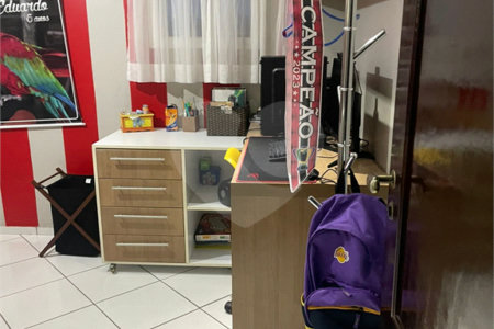 Sobrado à venda com 4 quartos, sendo 1 suíte, em Vila Áurea, Poá, SP