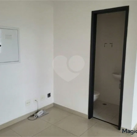 Sala comercial com 35m² , 1 vaga , 1 banheiro , à venda na Penha.