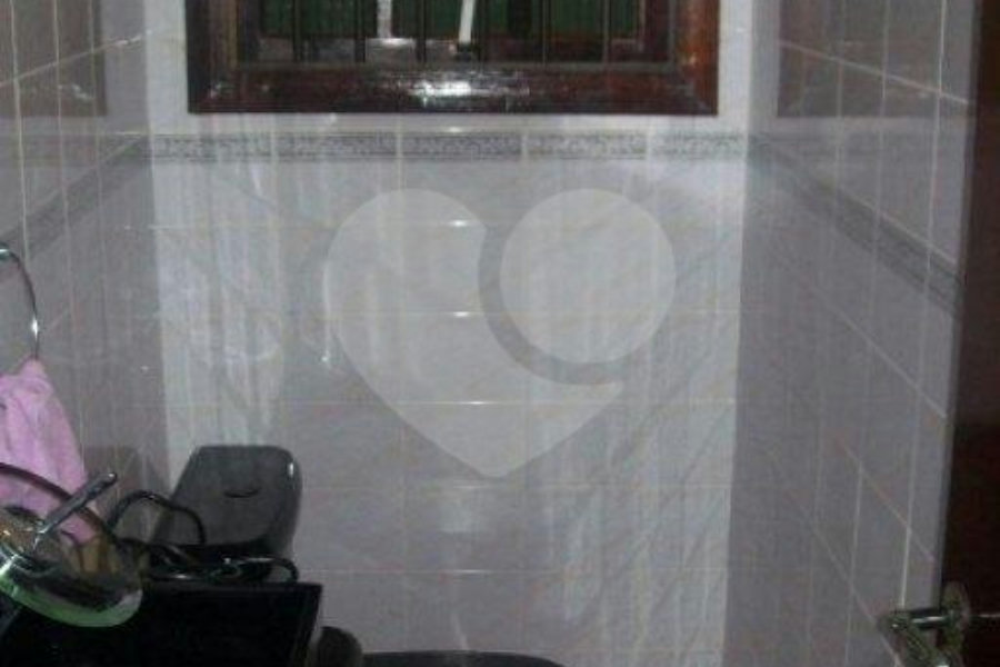 Casa à venda com 3 quartos no condomínio Travessa Sílvio Lazzari,76, São Paulo - SP