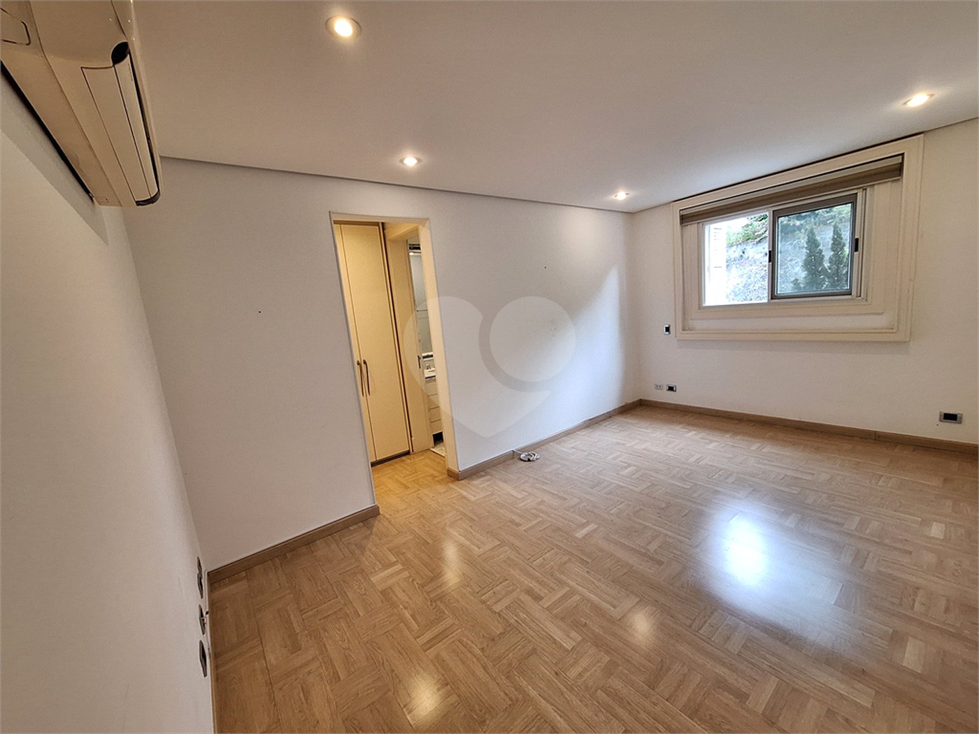 Casa à venda com 4 suítes no condomínio Villagio DI Sopra, São Paulo - SP
