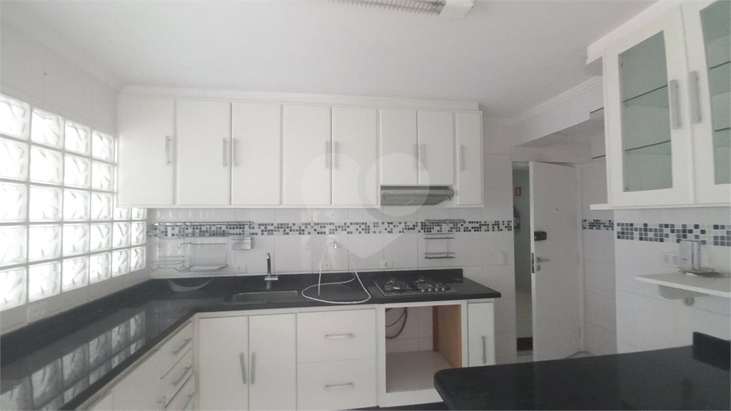 Apartamento à venda com 3 quartos, sendo 1 suíte,  em Vila Andrade, São Paulo, SP