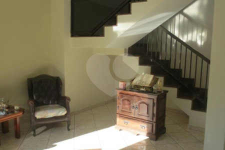Sobrado à venda com 4 quartos, sendo 1 suíte, em Cambuci, São Paulo, SP