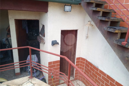 Sobrado à venda com 3 quartos, sendo 1 suíte,  em Vila Caputera, Mogi das Cruzes, SP