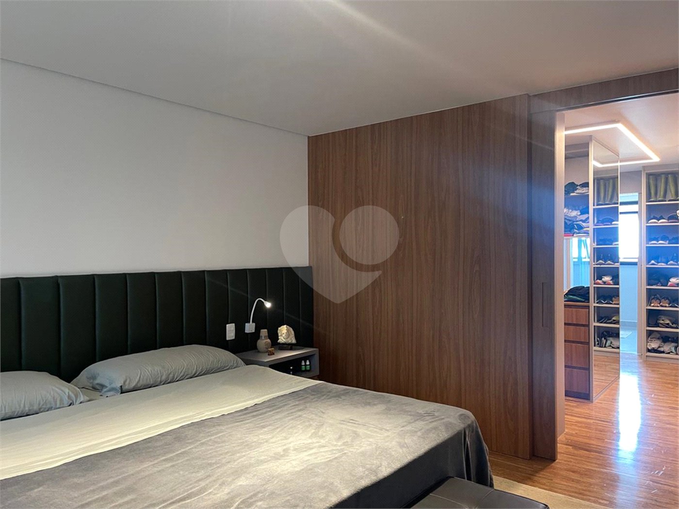 Casa à venda com 3 suítes no condomínio Reserva 8, São Paulo - SP