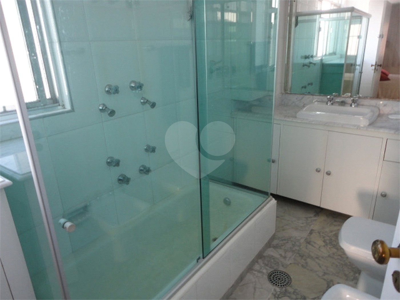 Apartamento para alugar com 3 suítes em Jardim América, São Paulo, SP