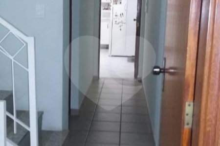 Sobrado à venda com 3 suítes em Chora Menino, São Paulo, SP