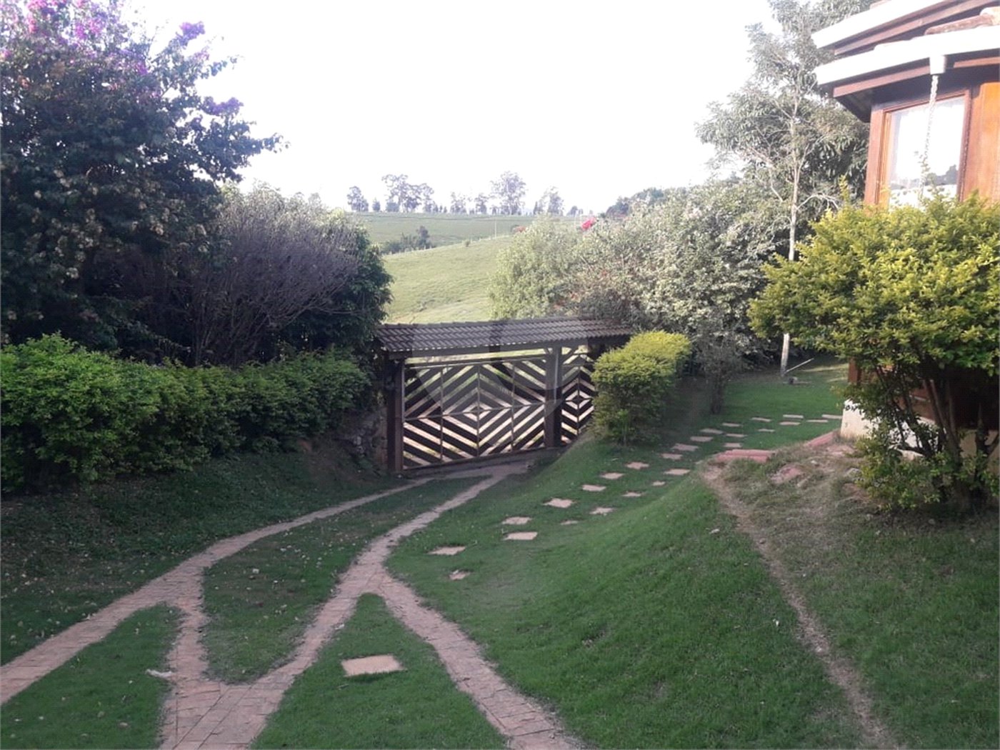 Chácara à venda com 4 quartos, sendo 2 suítes, em Loteamento Village de Atibaia, Atibaia, SP