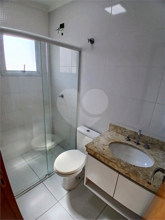 Sobrado à venda com 3 quartos, sendo 1 suíte,  em Parque Vitória, São Paulo, SP