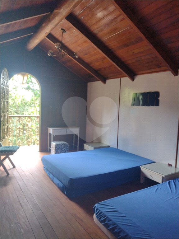Casa à venda com 4 quartos, sendo 2 suítes,  no condomínio Cinco Lagos, Mairiporã - SP