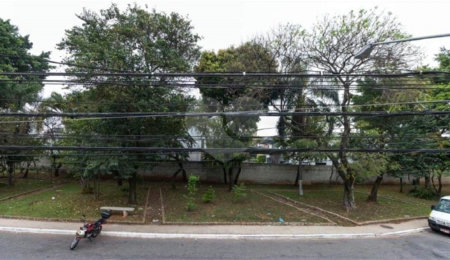 Sobrado à venda com 3 quartos, sendo 1 suíte,  em Bosque da Saúde, São Paulo, SP