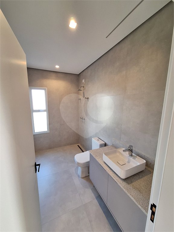 Casa à venda com 3 suítes no condomínio Alphaville Castelo, Itu - SP
