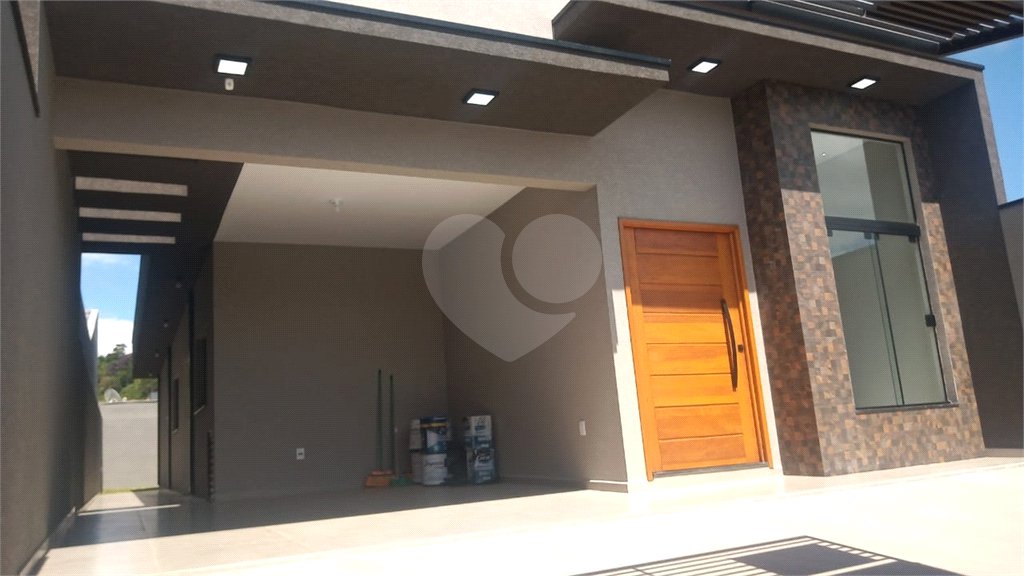 Casa Térrea à venda com 3 quartos, sendo 1 suíte,  no Centro, Bom Jesus dos Perdões, SP