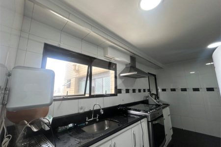 Apartamento à venda com 3 quartos, sendo 2 suítes, em Alto da Boa Vista, São Paulo, SP