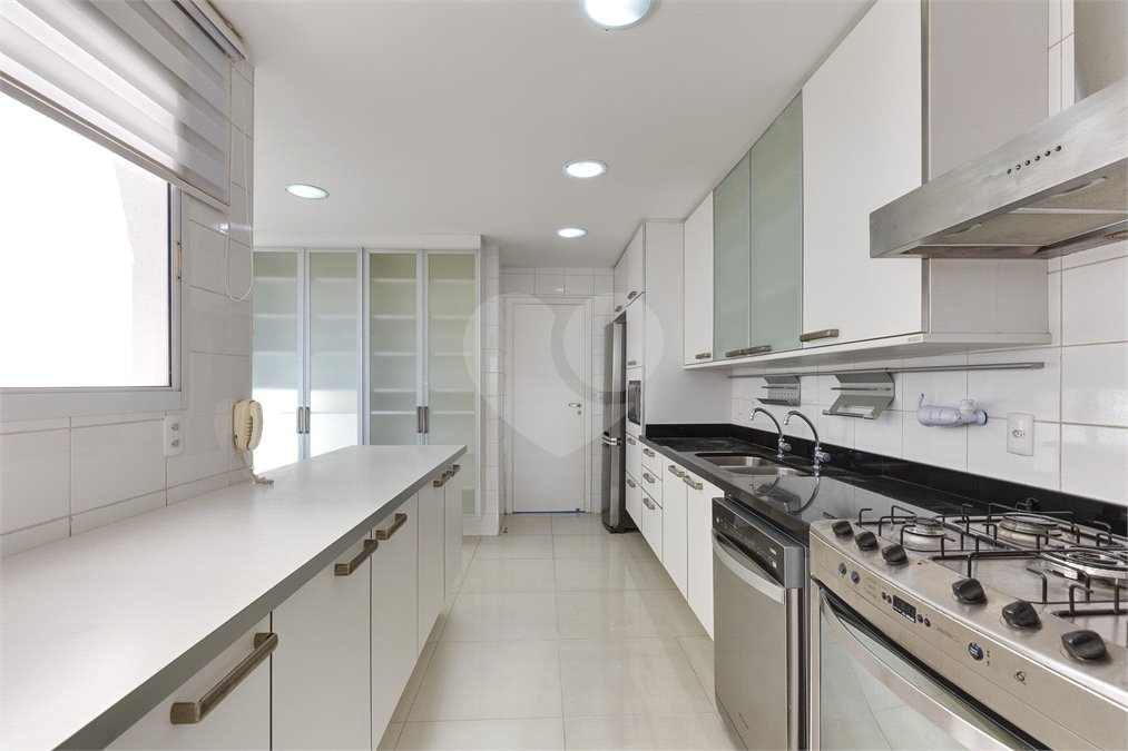 Apartamento à venda com 3 suítes em Alto da Boa Vista, São Paulo, SP