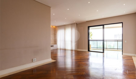 Apartamento à venda com 4 quartos, sendo 3 suítes,  em Vila Suzana, São Paulo, SP