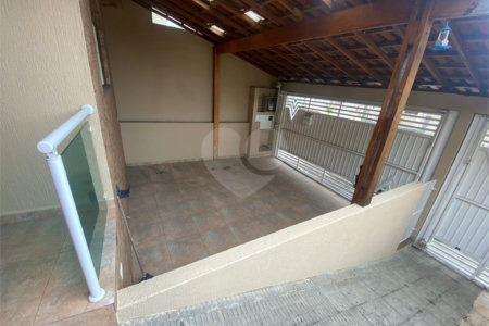 Sobrado à venda com 4 quartos, sendo 2 suítes,  em Vila Gustavo, São Paulo, SP