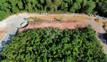 Terreno à venda no condomínio Bosque da Represa, Nazaré Paulista - SP