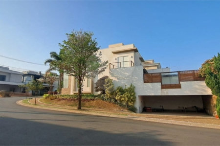 Casa à venda com 4 quartos, sendo 3 suítes,  no condomínio Res. Luzern, Campinas - SP