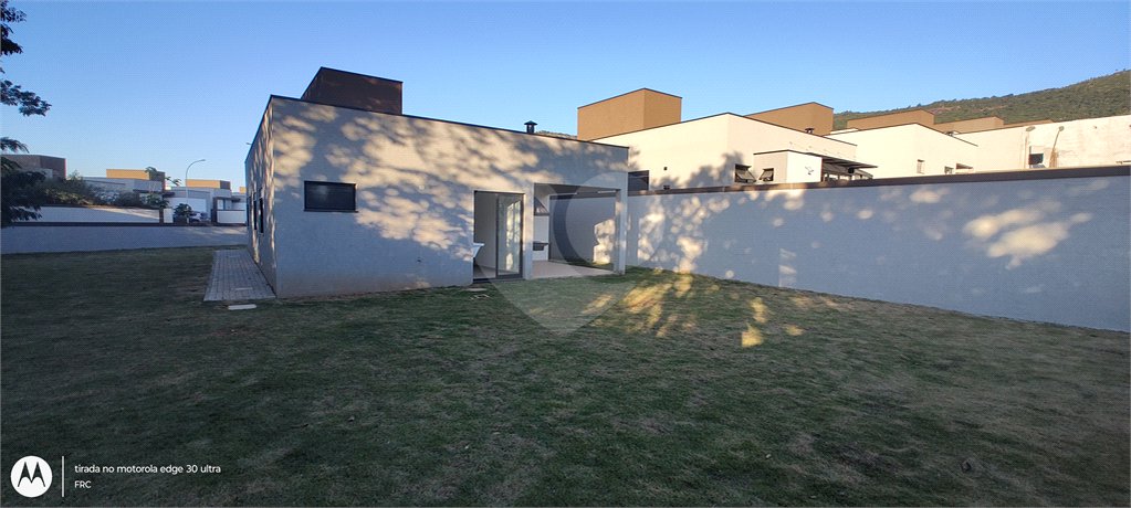 Casa à venda com 3 suítes no condomínio Reserva Ybyra, Atibaia - SP