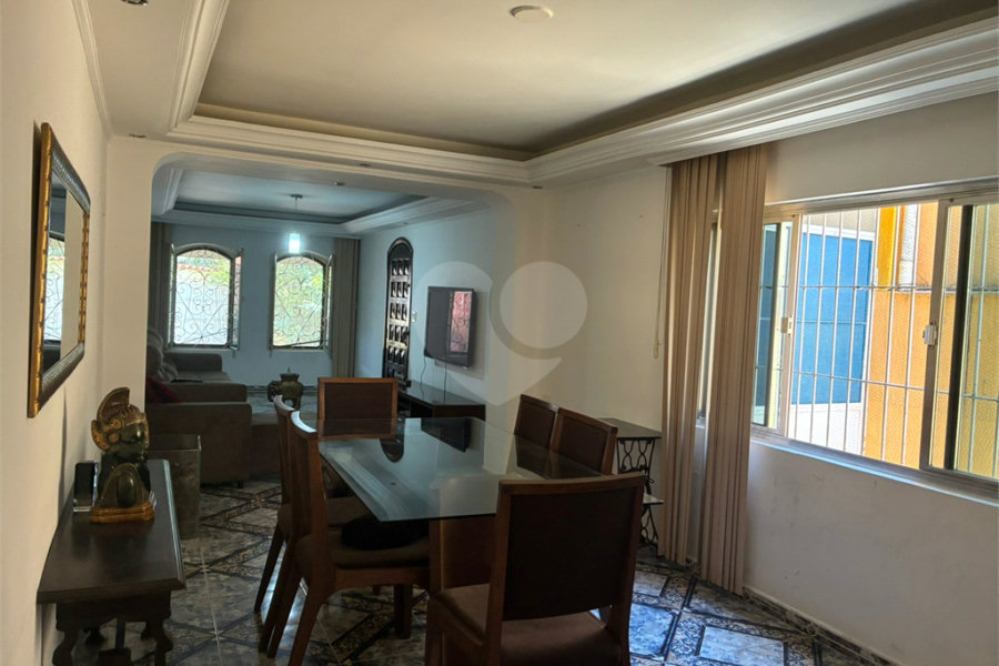 Sobrado à venda com 4 quartos, sendo 1 suíte, em Vila Guilherme, São Paulo, SP