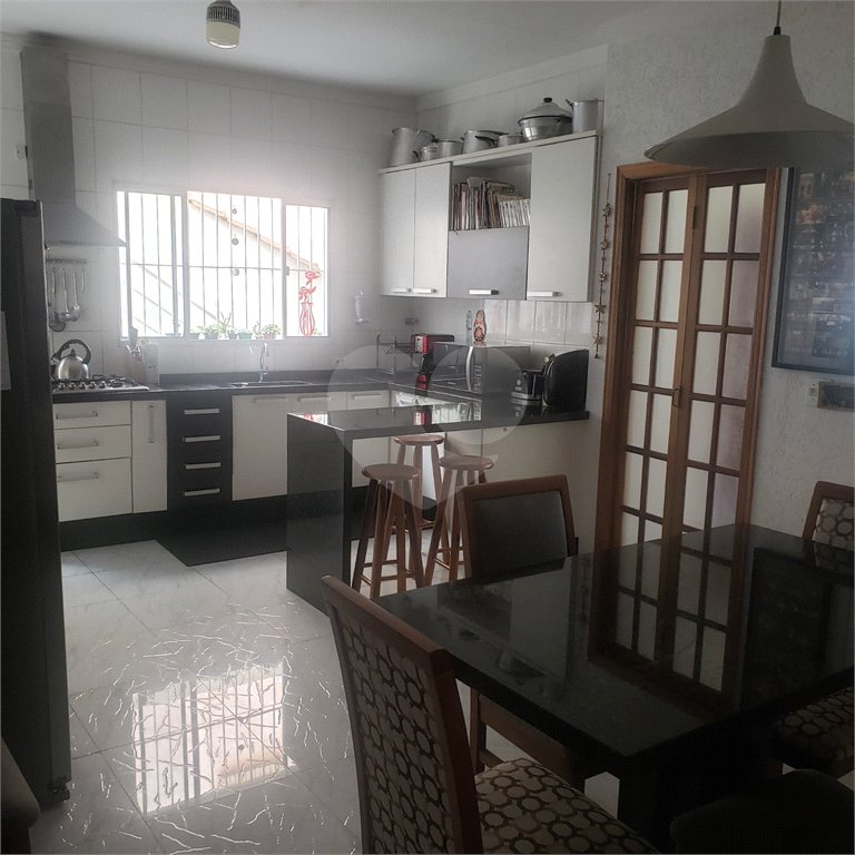 Sobrado à venda com 3 quartos, sendo 1 suíte, em Tremembé, São Paulo, SP