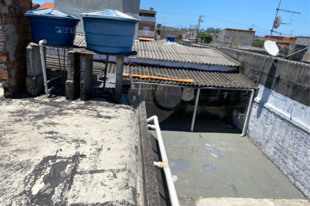 Sobrado à venda com 4 quartos em Jardim Cacique, Suzano, SP