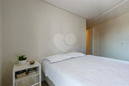 Apartamento à venda com 3 quartos, sendo 1 suíte,  em Vila Anastácio, São Paulo, SP