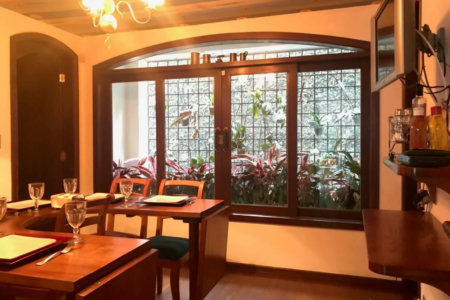 Casa à venda com 5 quartos, sendo 2 suítes, em Jardim Everest, São Paulo, SP