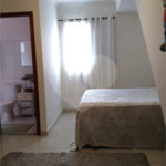 Sobrado à venda com 5 quartos, sendo 4 suítes, em Horto, São Paulo, SP